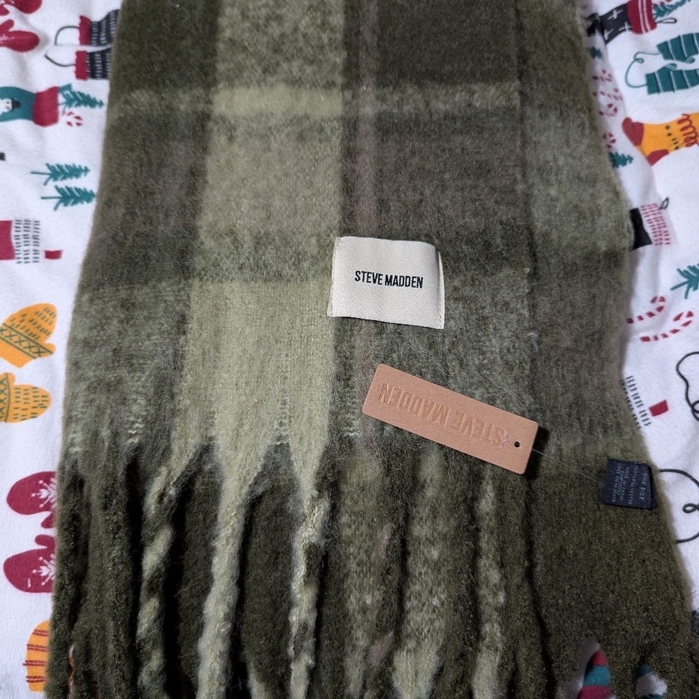 Women's scarf